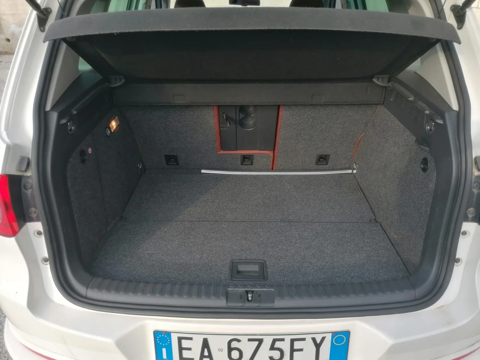 VW Tiguan 2.0TDI 170 к.с. R-LINE - изображение 8