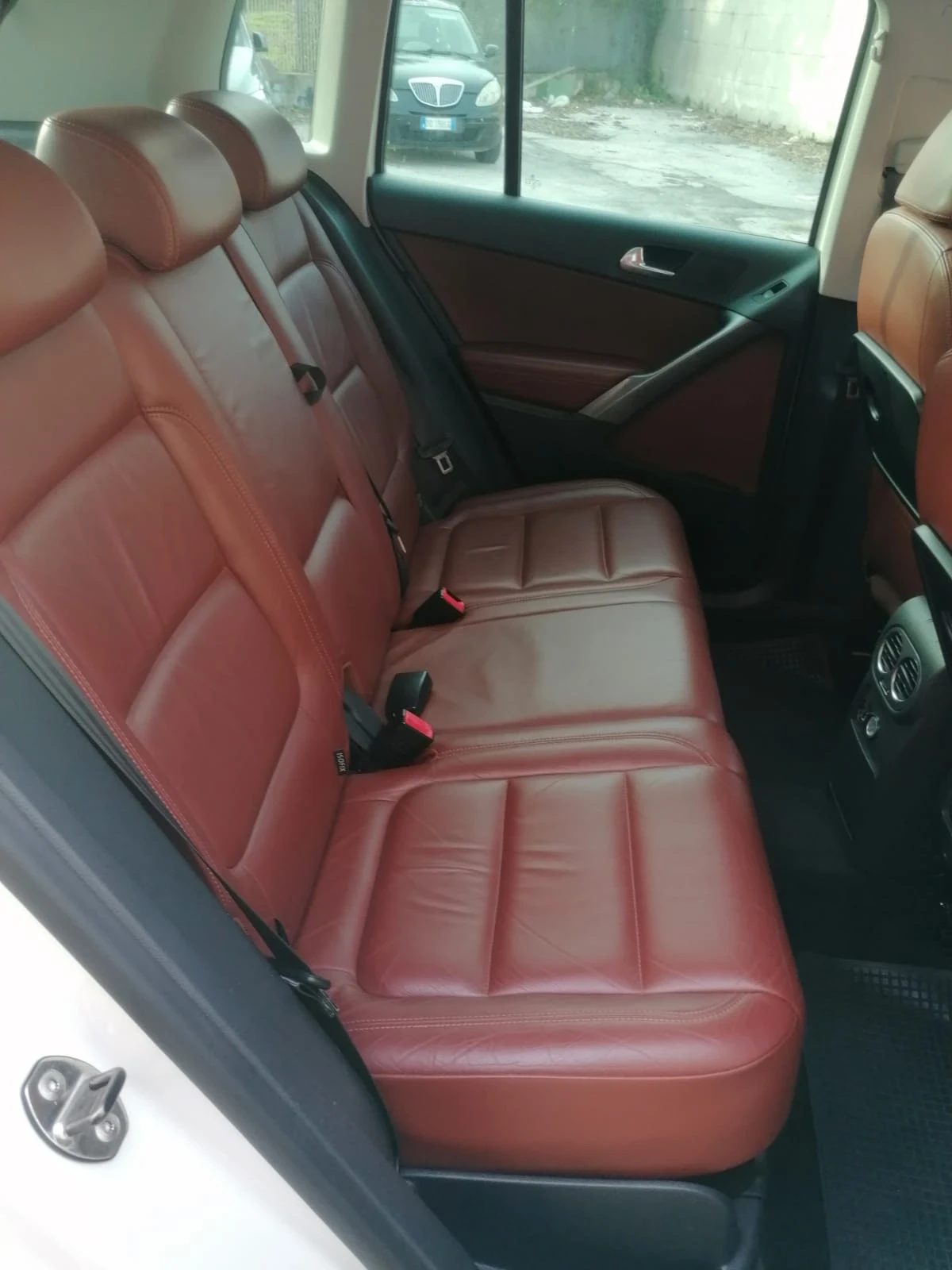 VW Tiguan 2.0TDI 170 к.с. R-LINE - изображение 10