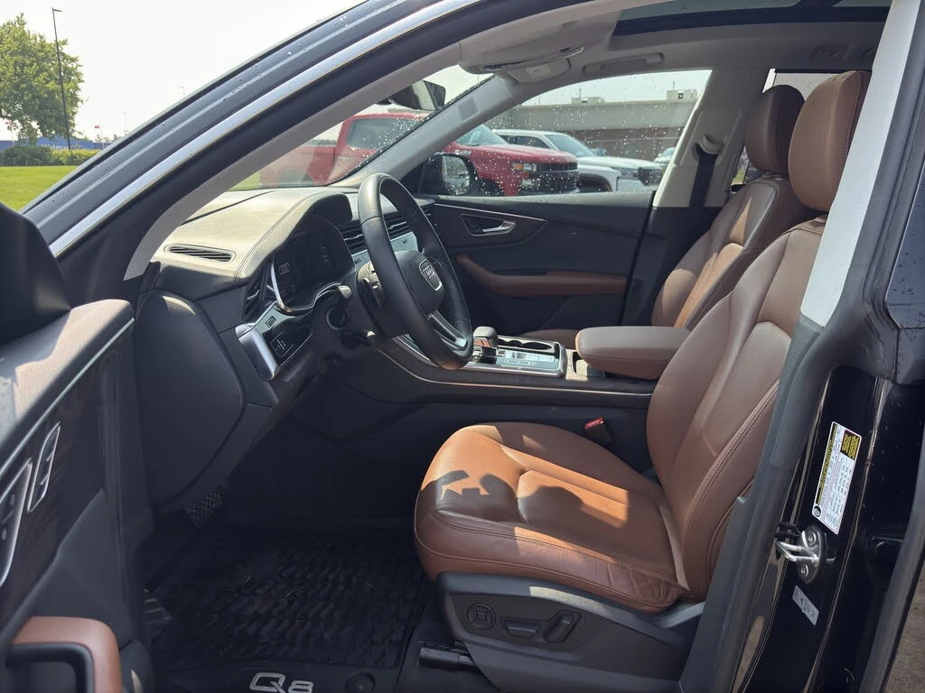 Audi Q8 quattro* Technik* АвтоКредит* (ЦЕНА ДО БГ), снимка 12 - Автомобили и джипове - 54305189