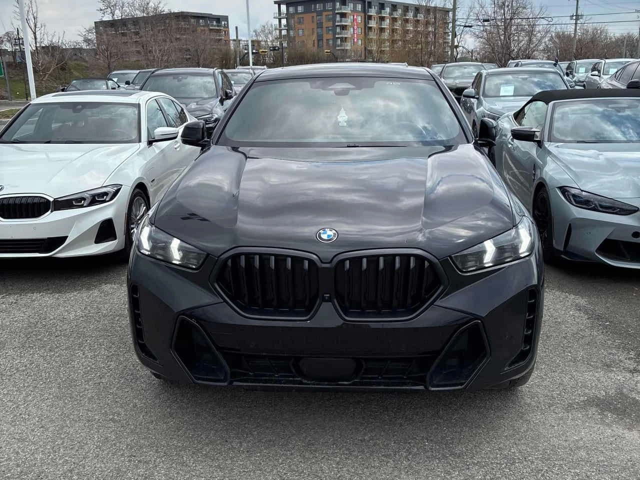 BMW X6 xDrive40i/ДИСТРОНИК/360/ПАНОРАМА/HARMAN KARDON , снимка 2 - Автомобили и джипове - 54417262