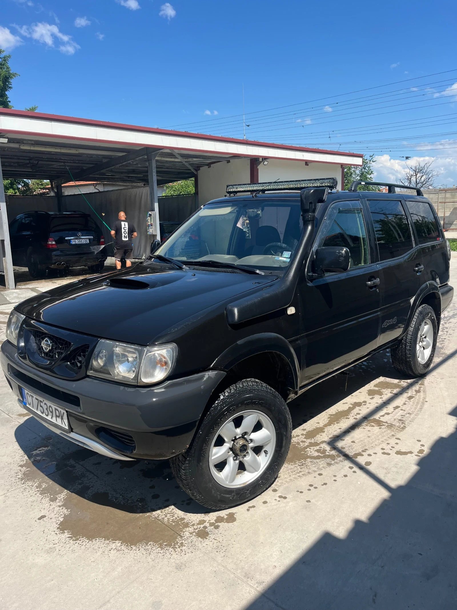 Nissan Terrano 2.7TDI, снимка 3 - Автомобили и джипове - 54666425