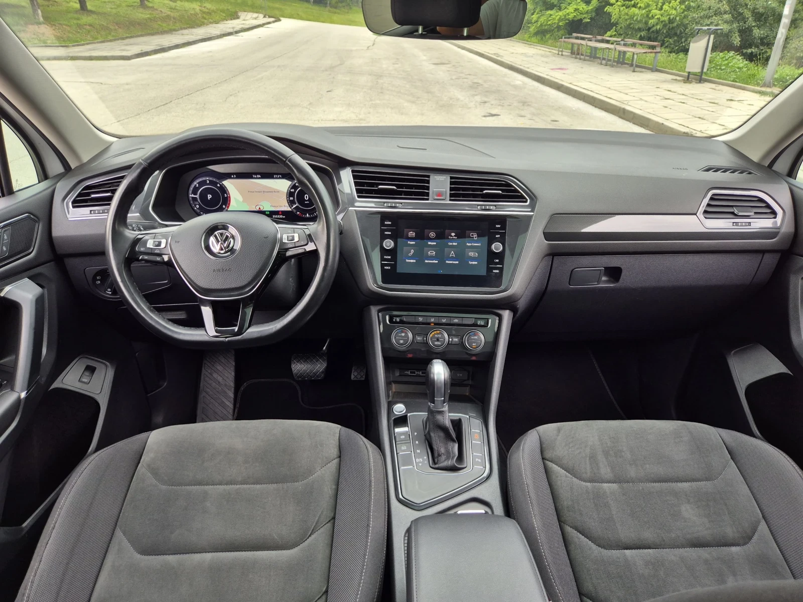 VW Tiguan Allspace 2.0TDI 7 Местен Digital Matrix Панорама , снимка 9 - Автомобили и джипове - 55196303