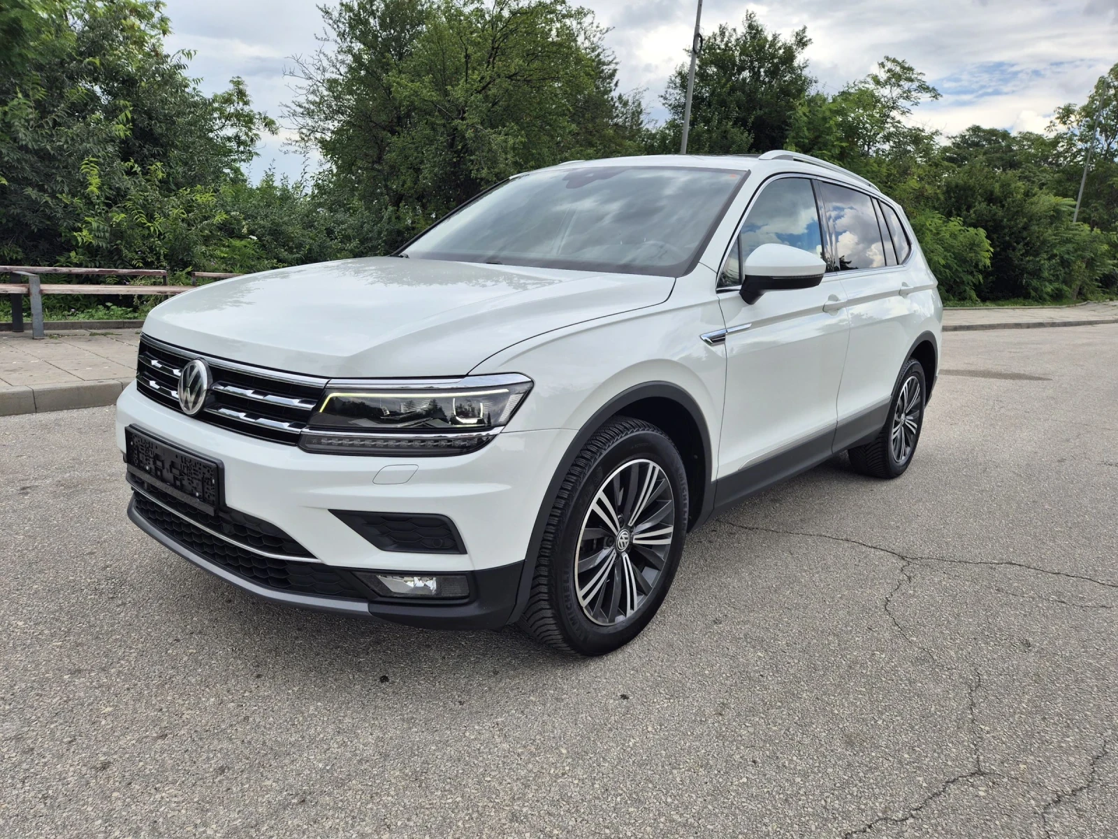 VW Tiguan Allspace 2.0TDI 7 Местен Digital Matrix Панорама 