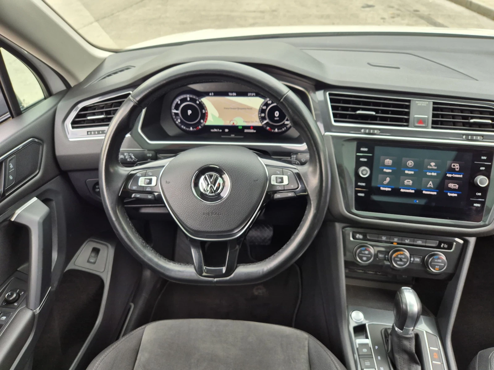 VW Tiguan Allspace 2.0TDI 7 Местен Digital Matrix Панорама , снимка 15 - Автомобили и джипове - 55196303