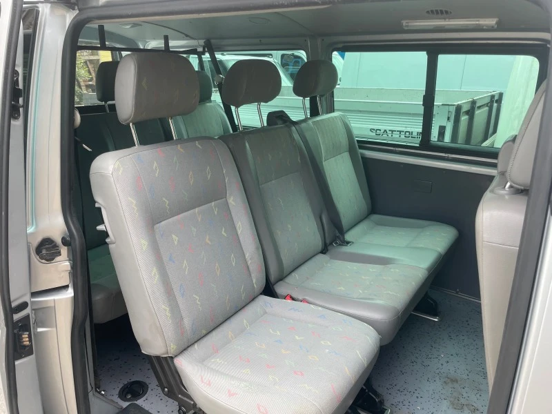 VW T5 2.5 TDi, снимка 4 - Бусове и автобуси - 44718687