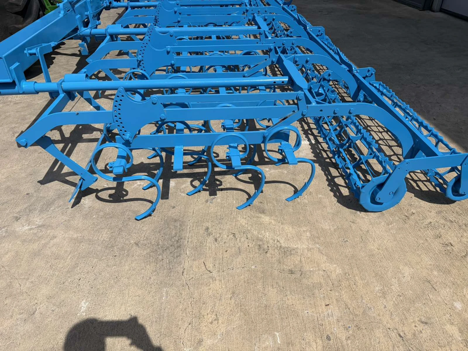 Култиватор Lemken Korund 750, 7, 5 метра, снимка 5 - Селскостопанска техника - 54365432