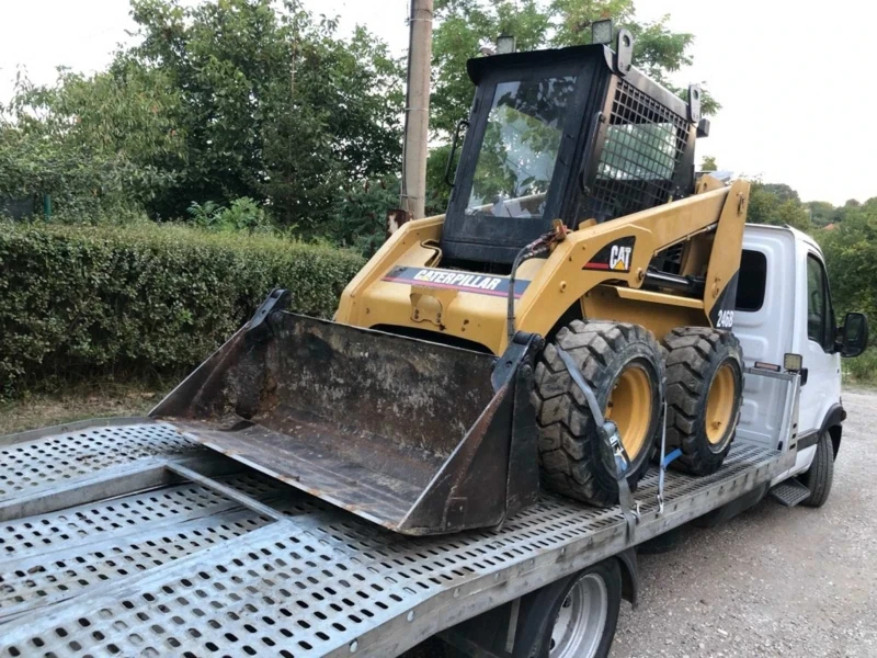 Мини челни товарачи Cat 246 В, снимка 2 - Индустриална техника - 52863788