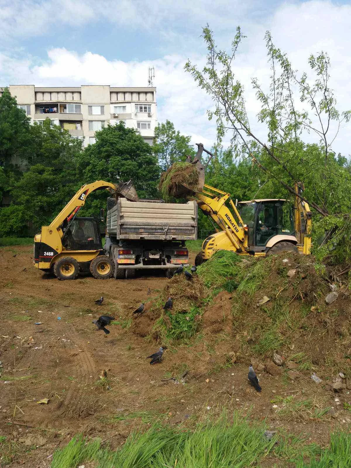 Мини челни товарачи Cat 246 В - изображение 5