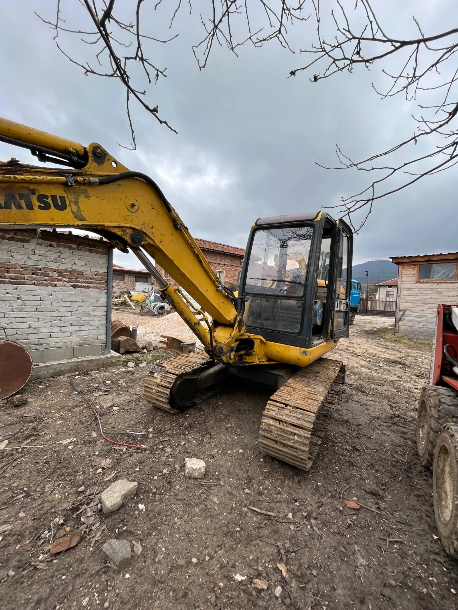 Багер Komatsu PC40-7