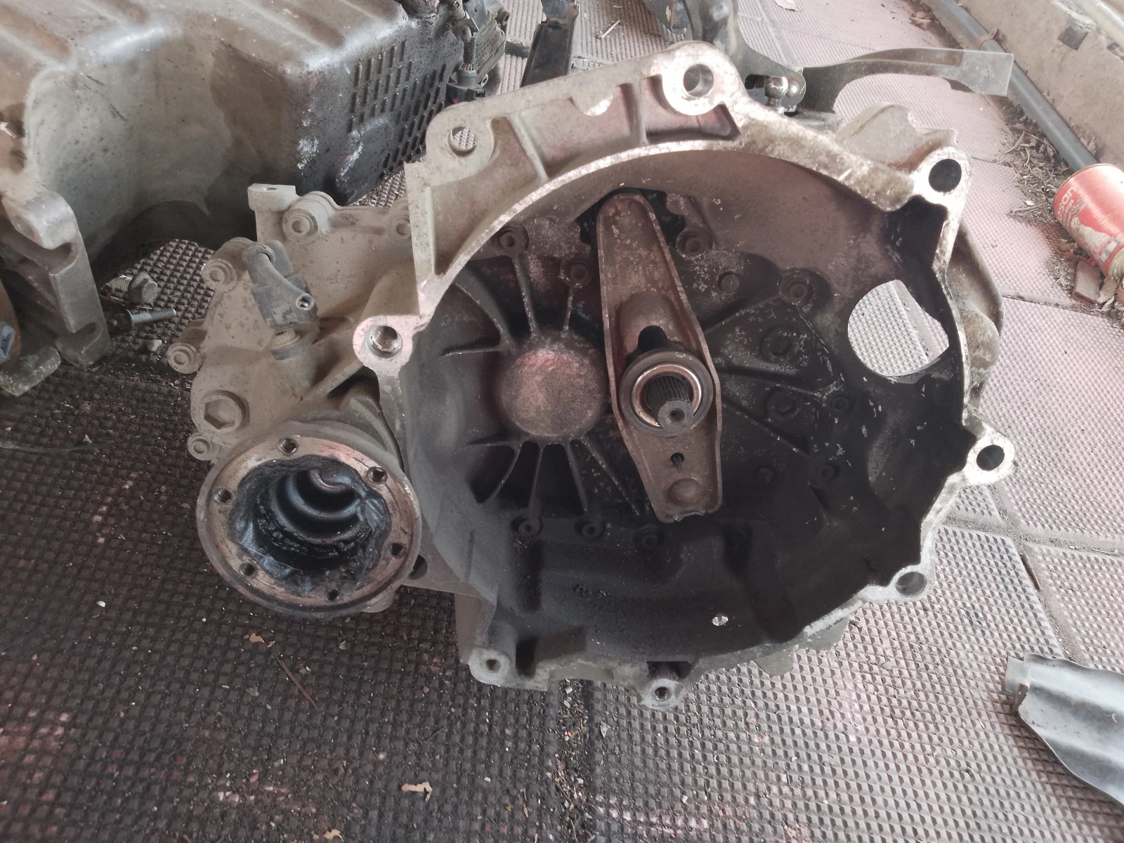 Скорости за Фабия -Поло 1.2 02T301103J | Mobile.bg — изображение 1