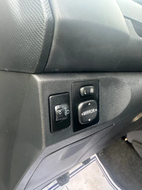 Toyota Yaris 1.3i НОВ ВНОС ГЕРМАНИЯ КЛИМАТИК, снимка 10