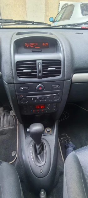Renault Clio 1.4, 16V, automatic , снимка 8