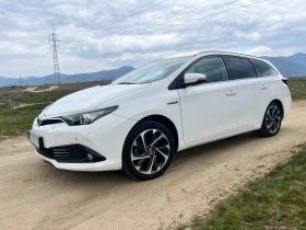 ����� �� �������� �� Toyota Auris touring sports 1.8 Hybrid active