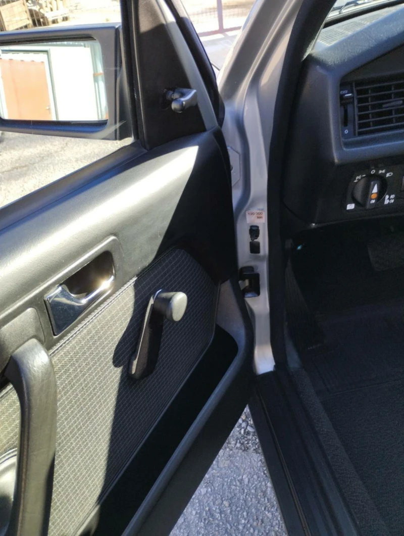 Mercedes-Benz 190 190.Automatic., снимка 8 - Автомобили и джипове - 52019624