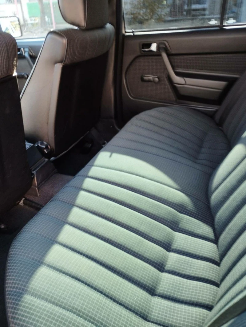 Mercedes-Benz 190 190.Automatic., снимка 13 - Автомобили и джипове - 52019624