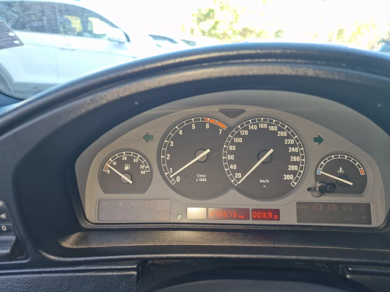 BMW 850 5.0 i / 300 k.c., снимка 14 - Автомобили и джипове - 52105719