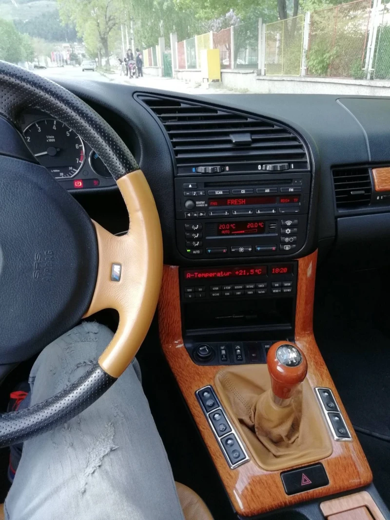 BMW 320, снимка 3 - Автомобили и джипове - 52252238