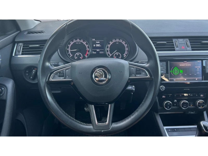Skoda Octavia 1.6 TDi, Месечна вноска от 370 лв., снимка 16 - Автомобили и джипове - 52823269
