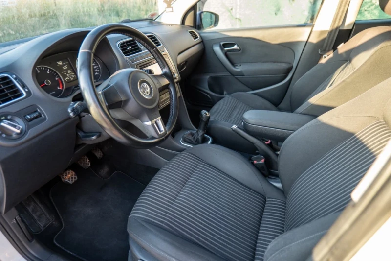 VW Polo, снимка 8 - Автомобили и джипове - 53127024
