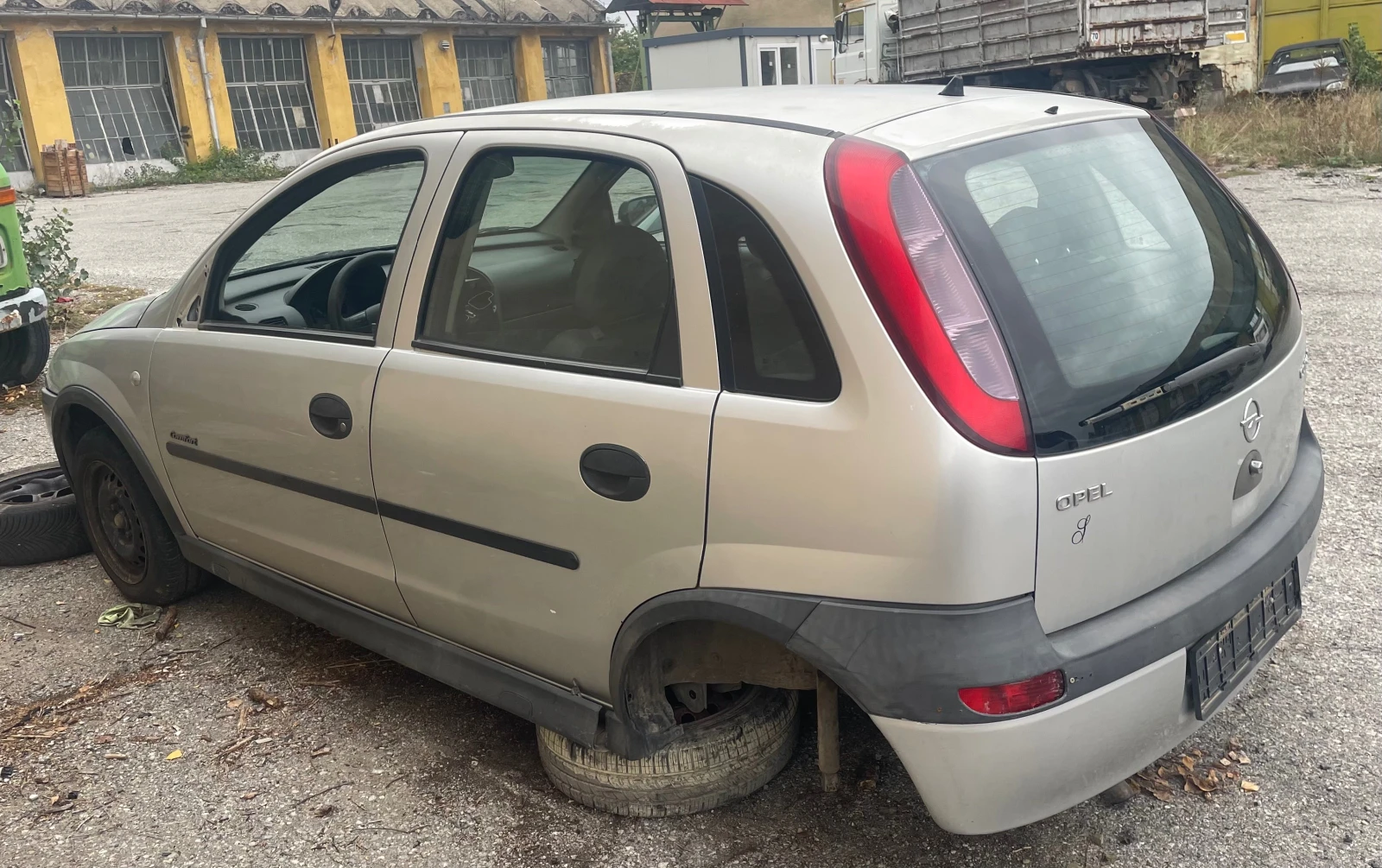 Opel Corsa 1.0 i 1.2 i - изображение 7