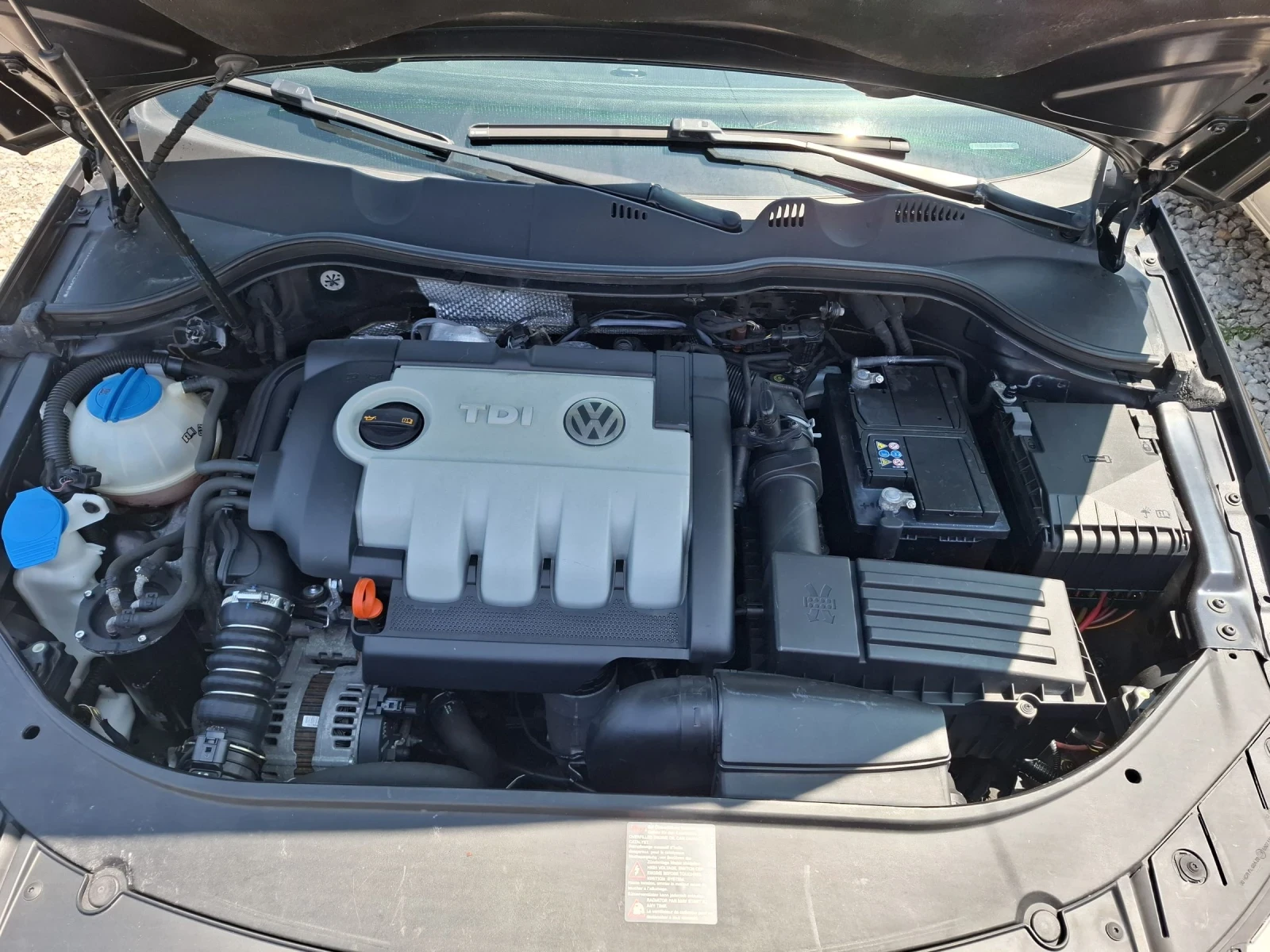 VW Passat 1.9TDI-105 к.с. КЛИМАТРОНИК! BLUEMOTION | Mobile.bg — изображение 17