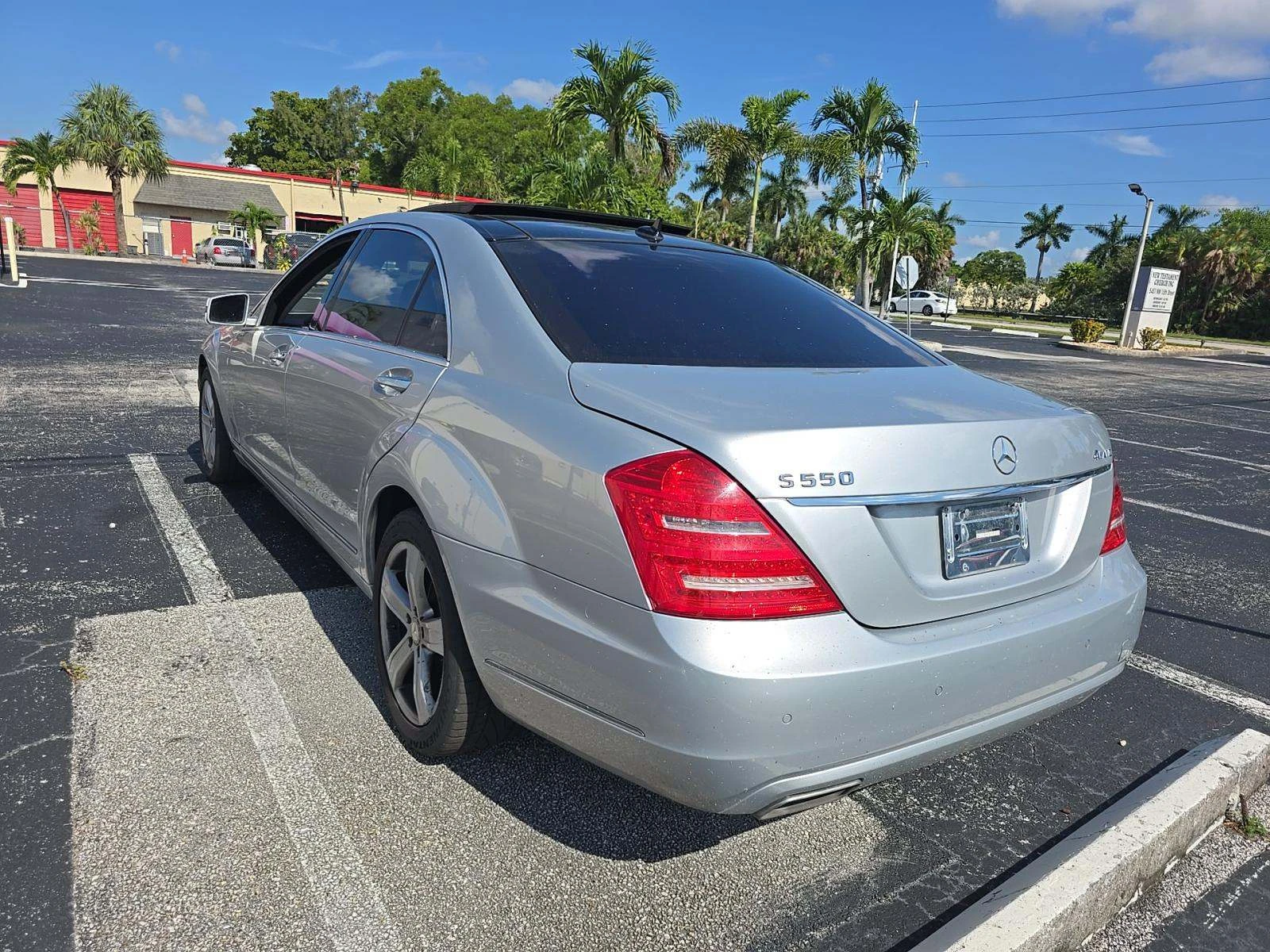 Mercedes-Benz S 500 AMG* HARMAN* МАСАЖ* ОБДУХ* ВАКУМ* 4-ZONE CLIM* KEY - изображение 3