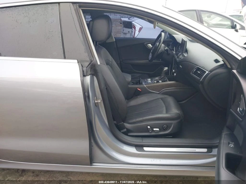 Audi A7 * 3.0T PREMIUM PLUS * CARFAX * БЕЗ ПЪРВОНАЧАЛНА ВН - изображение 10