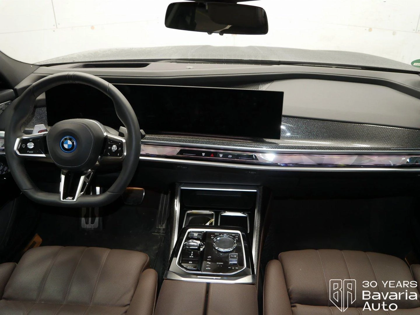 BMW 750 e xDrive M Sport Paket Sportautomatic - изображение 6