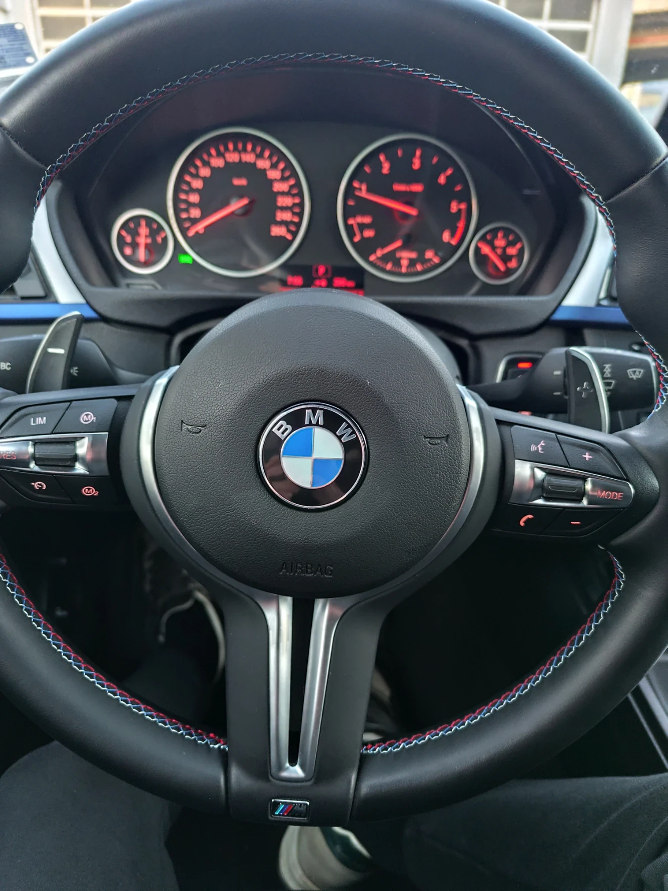 BMW 320  - изображение 2