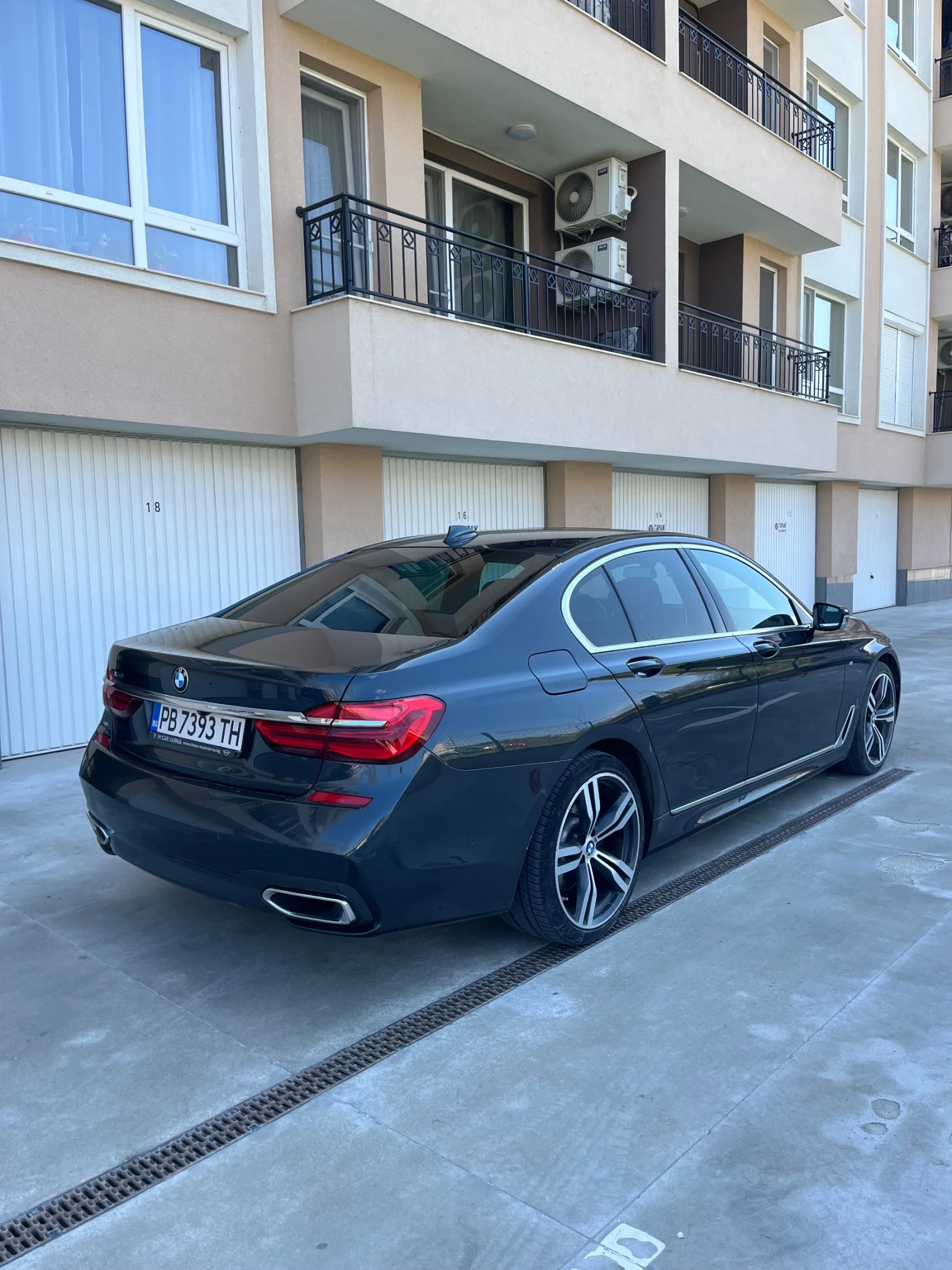 BMW 730 D XDrive , снимка 2 - Автомобили и джипове - 53920021