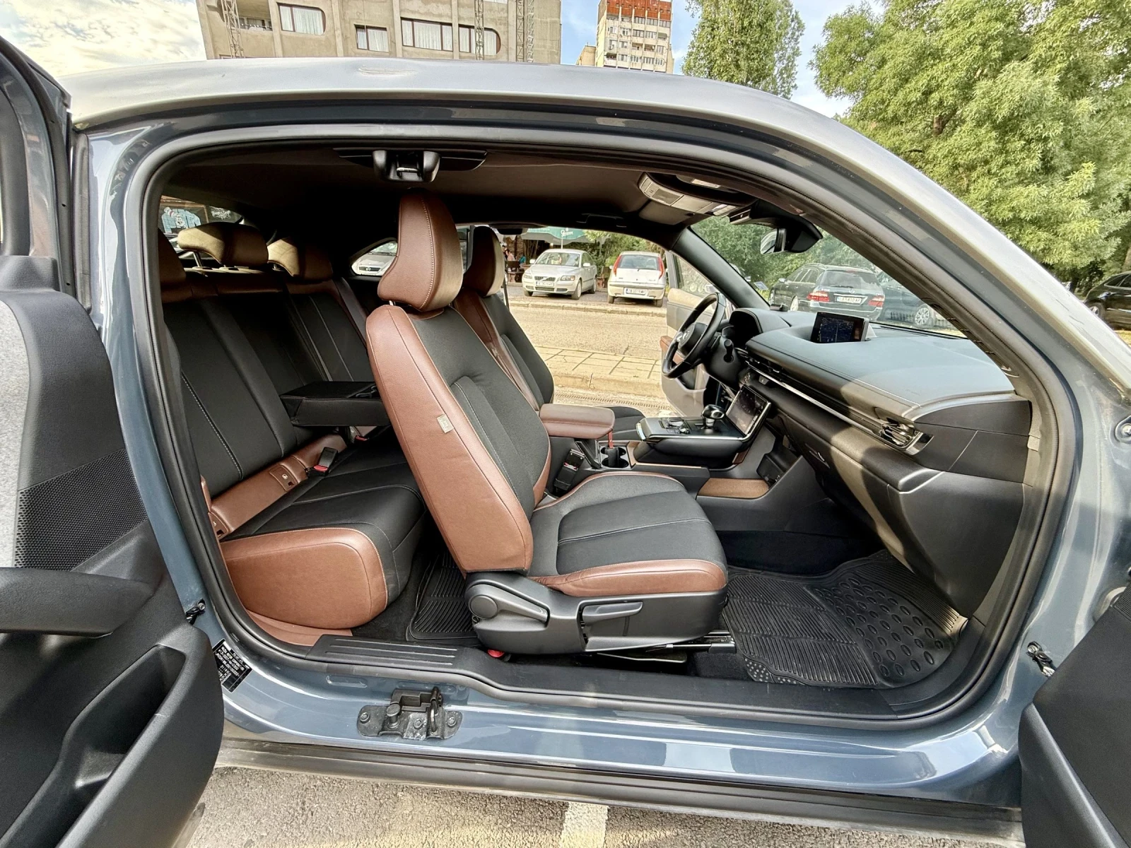 Mazda MX-30, снимка 10 - Автомобили и джипове - 54976243