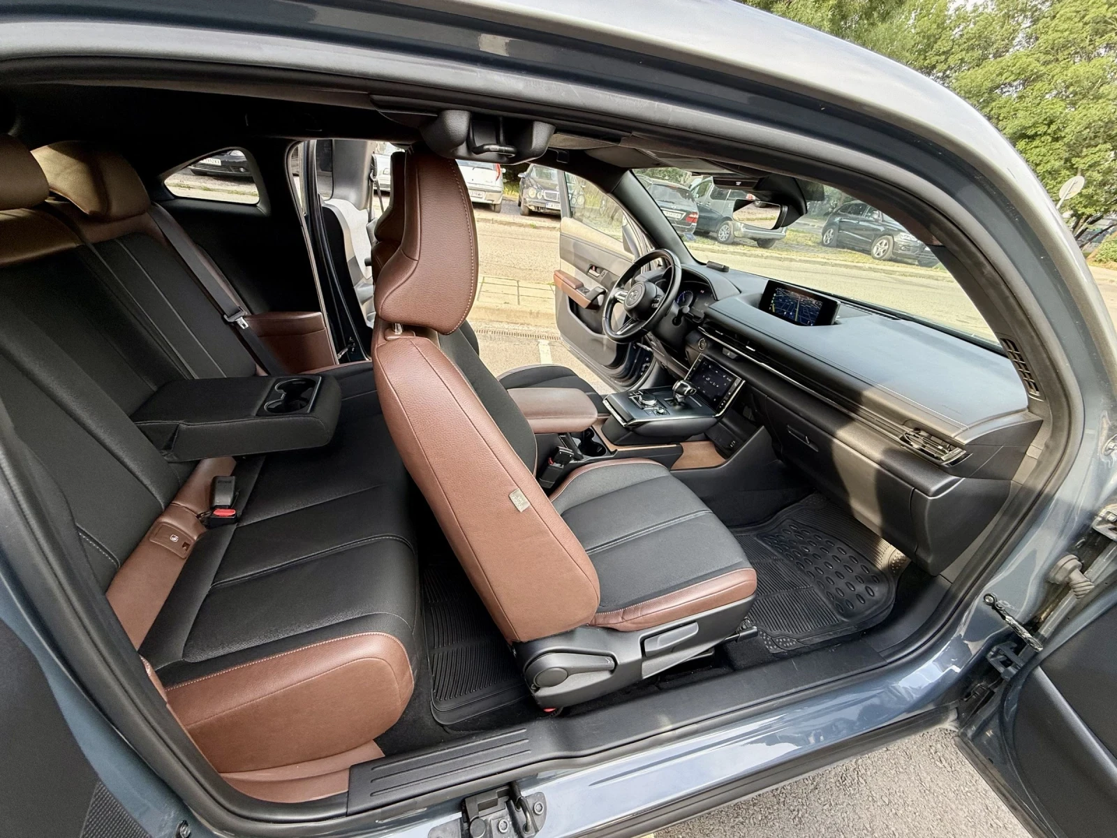 Mazda MX-30, снимка 9 - Автомобили и джипове - 54976243
