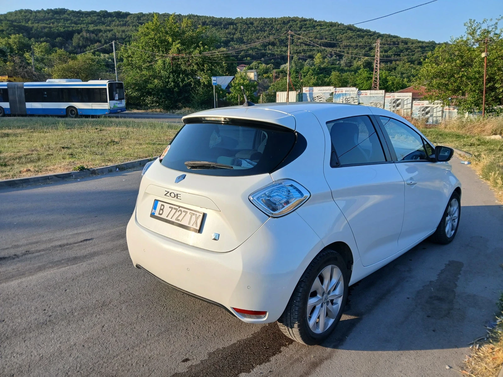 Renault Zoe, снимка 3 - Автомобили и джипове - 55104858