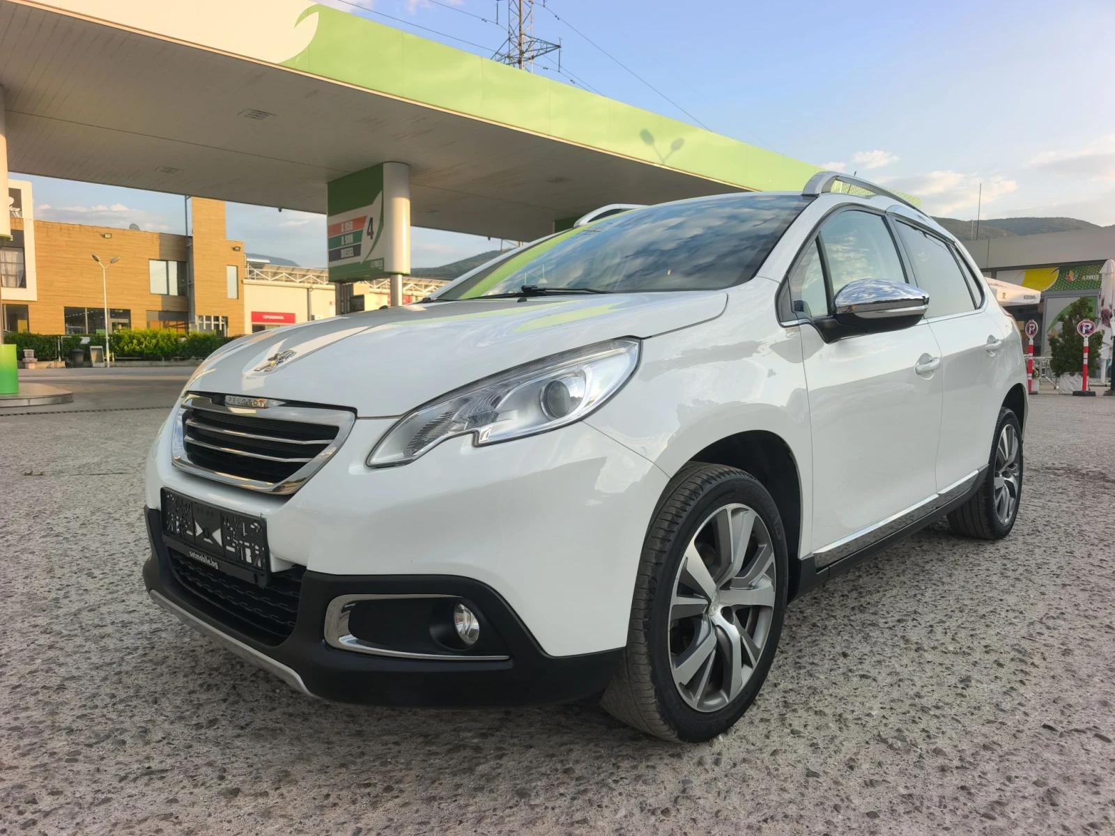 Peugeot 2008 1.6HDI 92kc ALURRE FULL SERVICE IN PEUGEOT NEW 