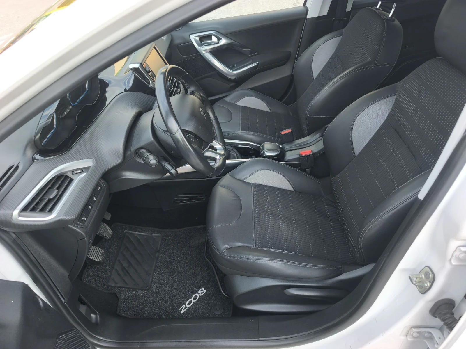 Peugeot 2008 1.6HDI 92kc ALURRE FULL SERVICE IN PEUGEOT NEW , снимка 8 - Автомобили и джипове - 55590235