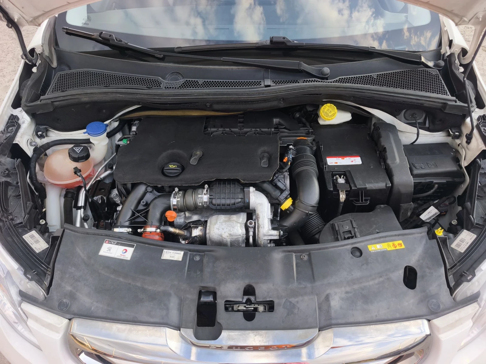 Peugeot 2008 1.6HDI 92kc ALURRE FULL SERVICE IN PEUGEOT NEW , снимка 13 - Автомобили и джипове - 55590235