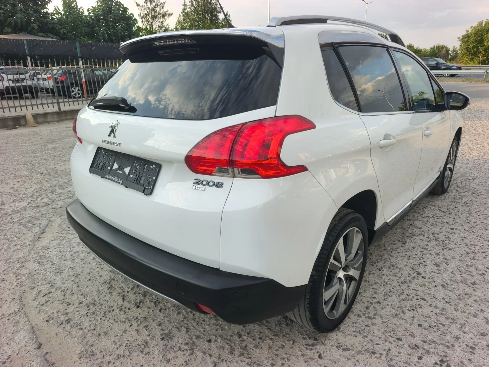 Peugeot 2008 1.6HDI 92kc ALURRE FULL SERVICE IN PEUGEOT NEW , снимка 4 - Автомобили и джипове - 55590235