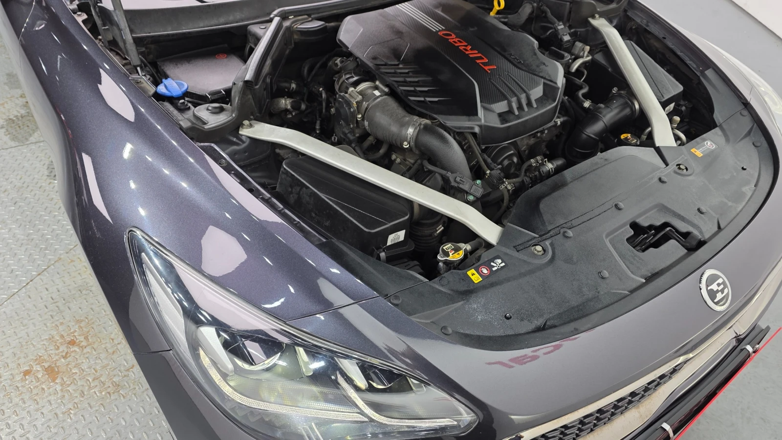 Kia Stinger 3.3 Turbo 2WD GT | HUD | 360  камера | Панорама | , снимка 5 - Автомобили и джипове - 55777716