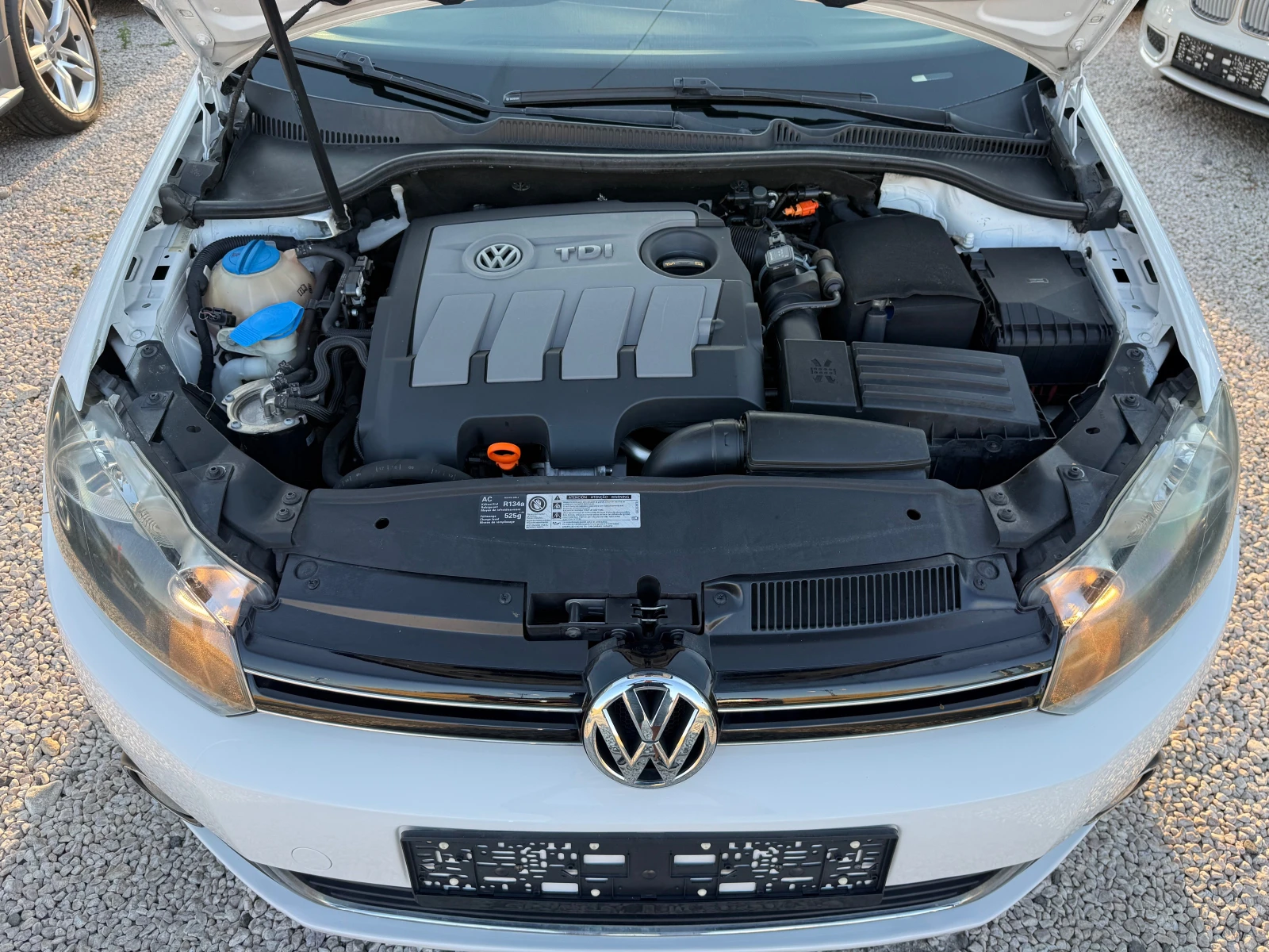 VW Golf 1.6TDi-105КС-HIGHLINE-НАВИ, снимка 17 - Автомобили и джипове - 56120154