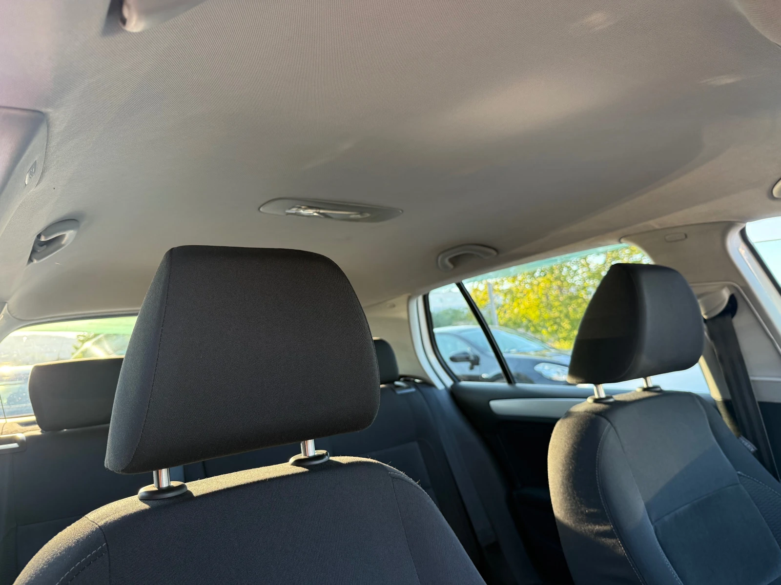 VW Golf 1.6TDi-105КС-HIGHLINE-НАВИ, снимка 13 - Автомобили и джипове - 56120154