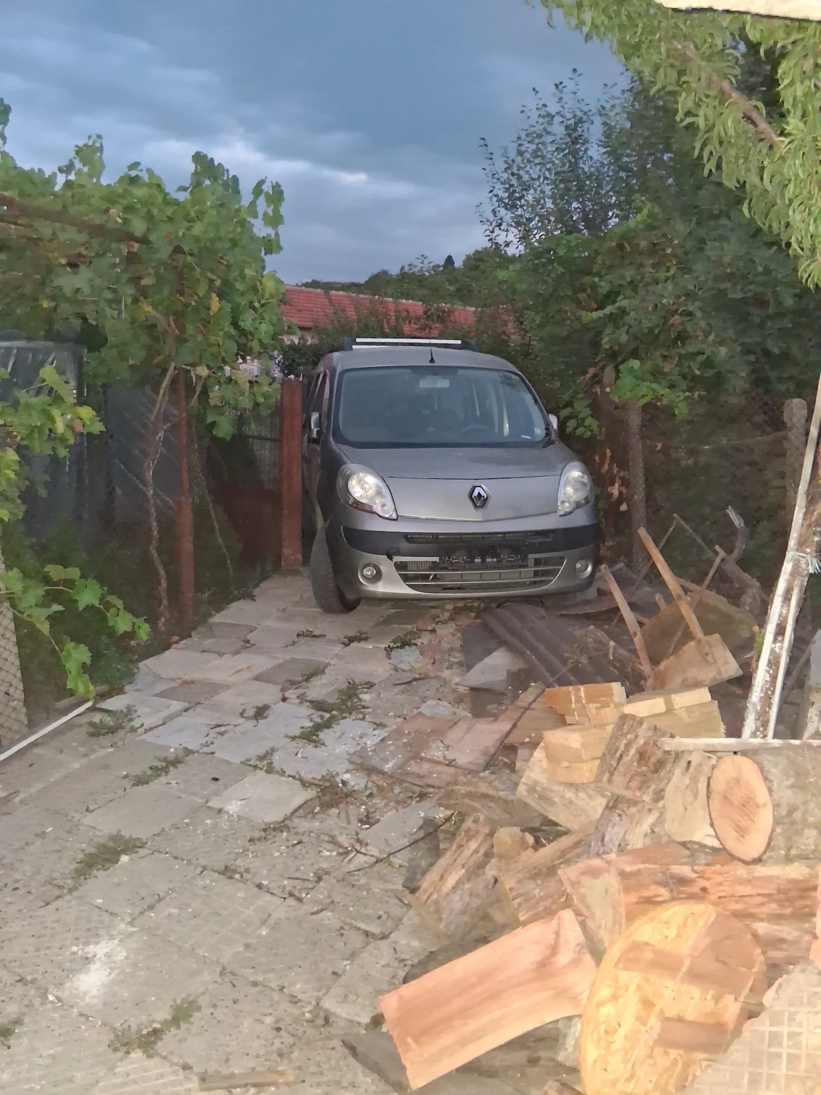 Renault Kangoo 2, снимка 9 - Автомобили и джипове - 56183400