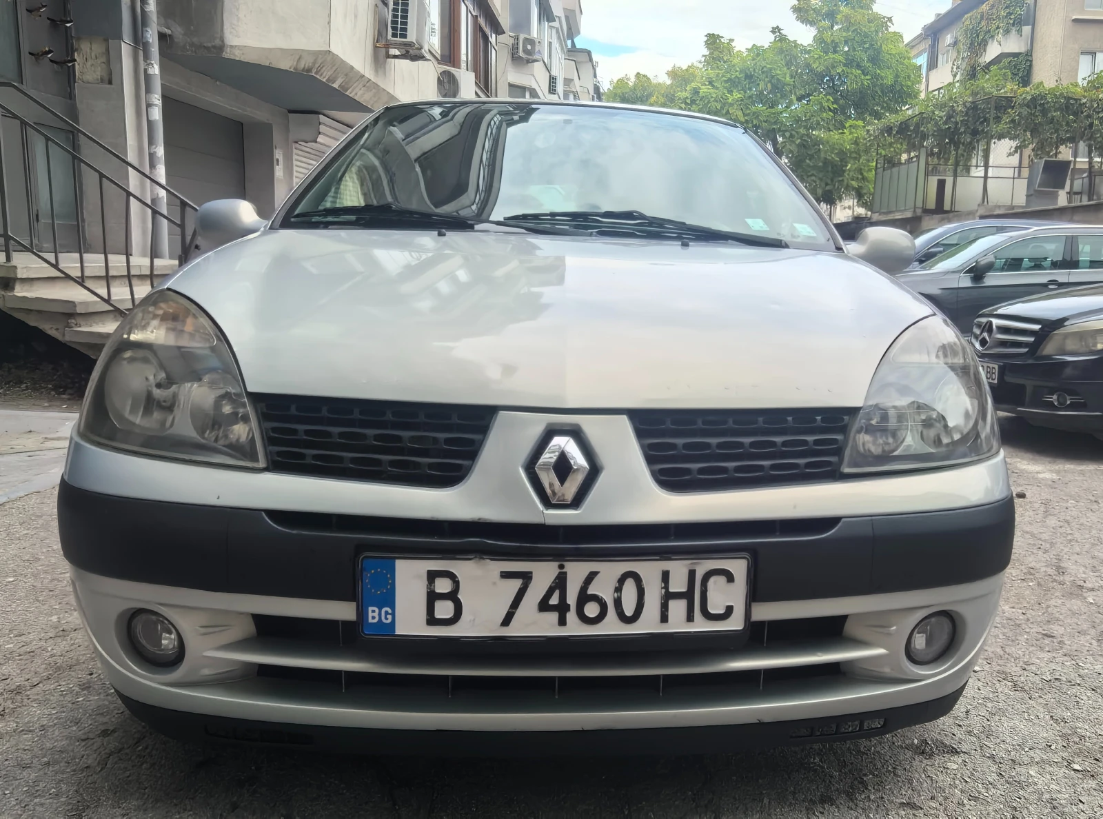 Renault Clio 1.4, 16V, automatic , снимка 10 - Автомобили и джипове - 56192463