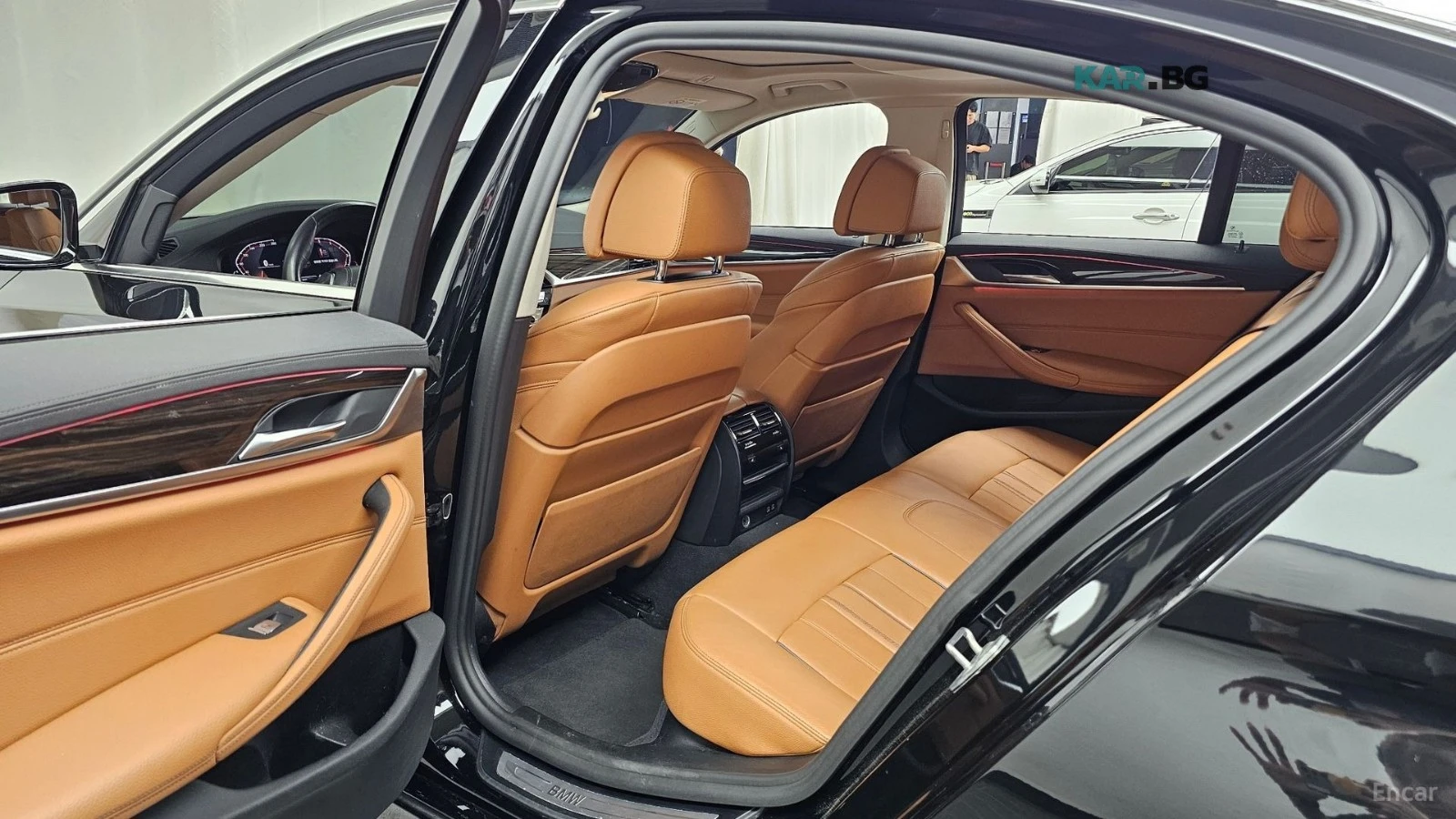BMW 520 I* LUXURY* 360CAMERA* ШИБИДАХ, снимка 15 - Автомобили и джипове - 56564221
