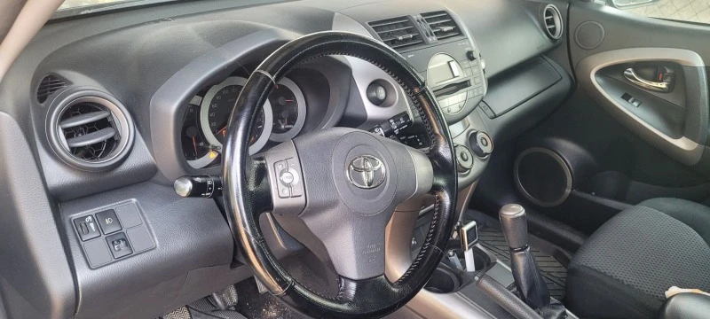 Toyota Rav4, снимка 3 - Автомобили и джипове - 45784869