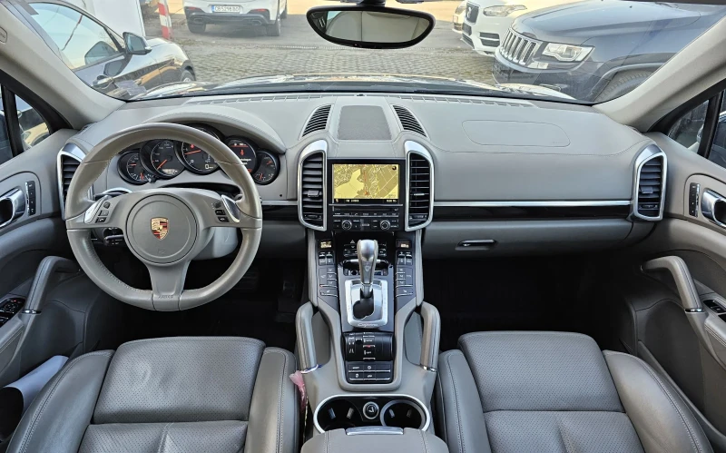 Porsche Cayenne 3.0 V6 245к.с. Обслужен , снимка 12 - Автомобили и джипове - 48910393