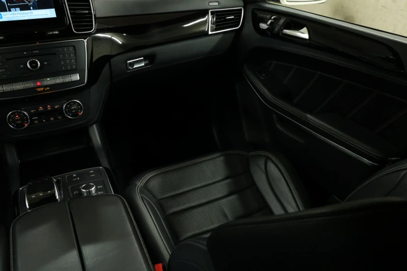 Mercedes-Benz GLS 63 AMG 3xTV, Вакуми, Oбдухване, Mасажи, Nappa, Keyless-Go, снимка 11 - Автомобили и джипове - 51255613