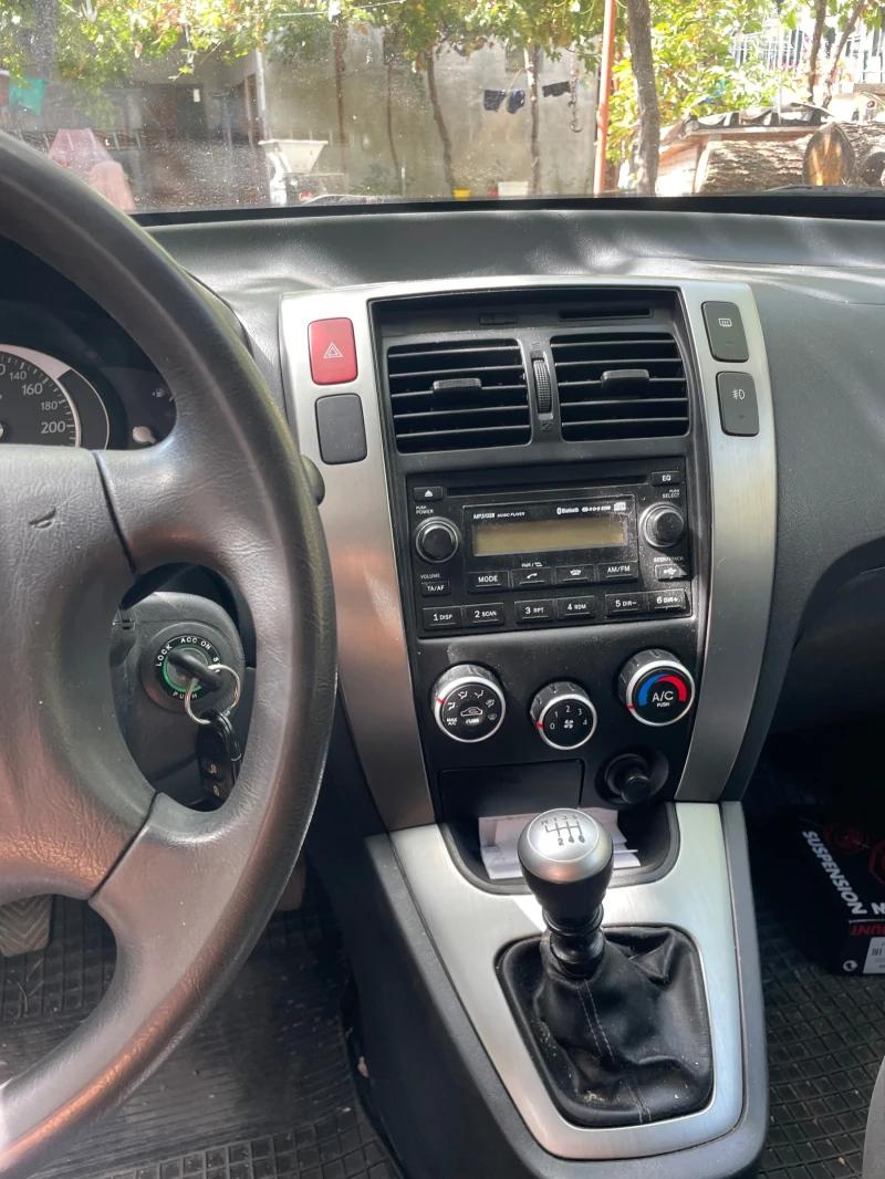 Hyundai Tucson, снимка 4 - Автомобили и джипове - 52532531