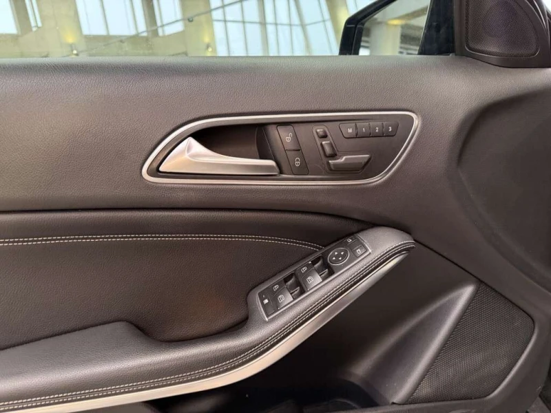 Mercedes-Benz GLA 250 4 MATIC * Pano Roof| Nav, снимка 15 - Автомобили и джипове - 53186793