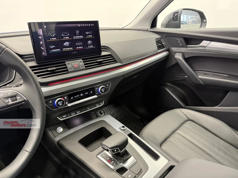 Audi Q5 Progressiv * CARFAX* ДИСТРОНИК* ПАНОРАМА* , снимка 9 - Автомобили и джипове - 53264165