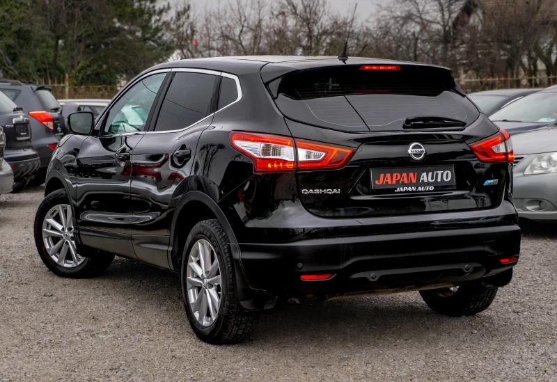 Nissan Qashqai 1.5dci КАТО НОВА! С ГАРАНЦИЯ! БЕЗПЛ ОБСЛУЖВАНЕ!, снимка 6 - Автомобили и джипове - 53379414